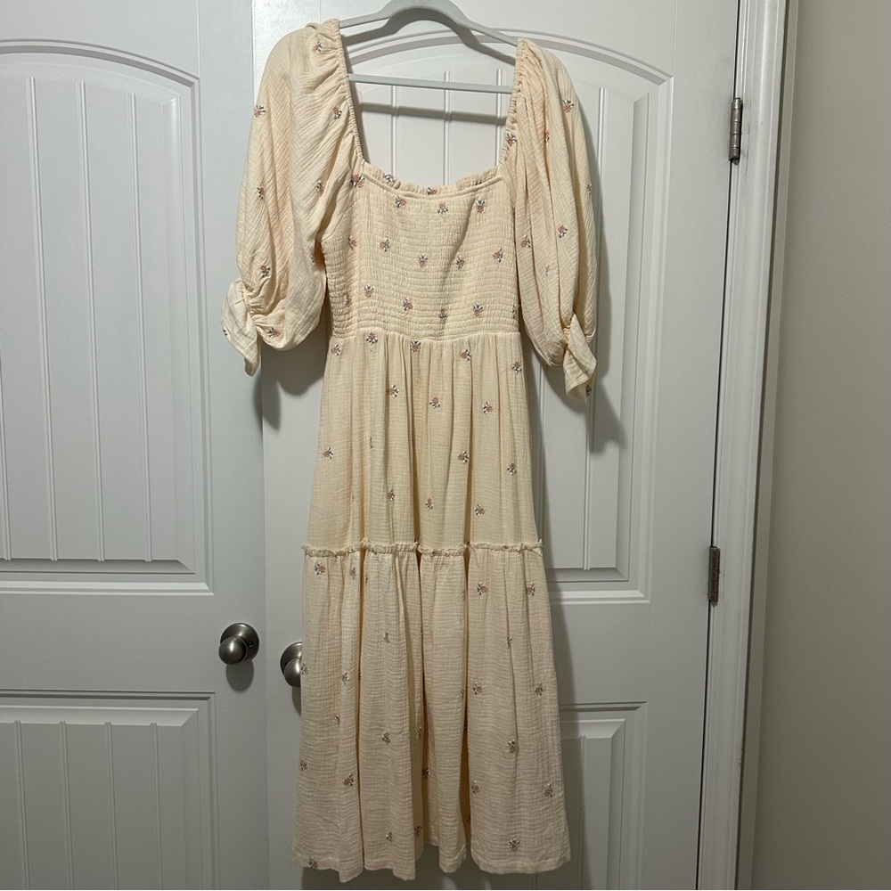 Chic Cream Floral Long Sleeve Dress